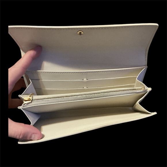 Louis Vuitton Vernis Sarah Monogram Wallet - Picture 4 of 7